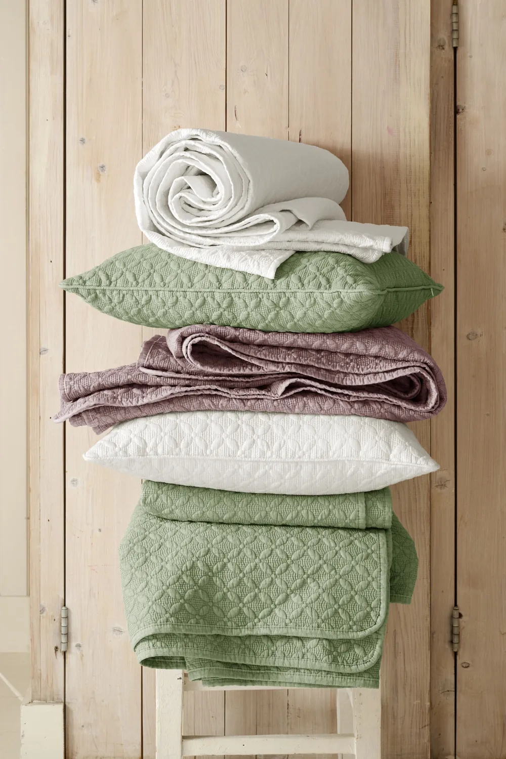 Pip Studio Yuna pyntepute 50x50 offwhite quiltet