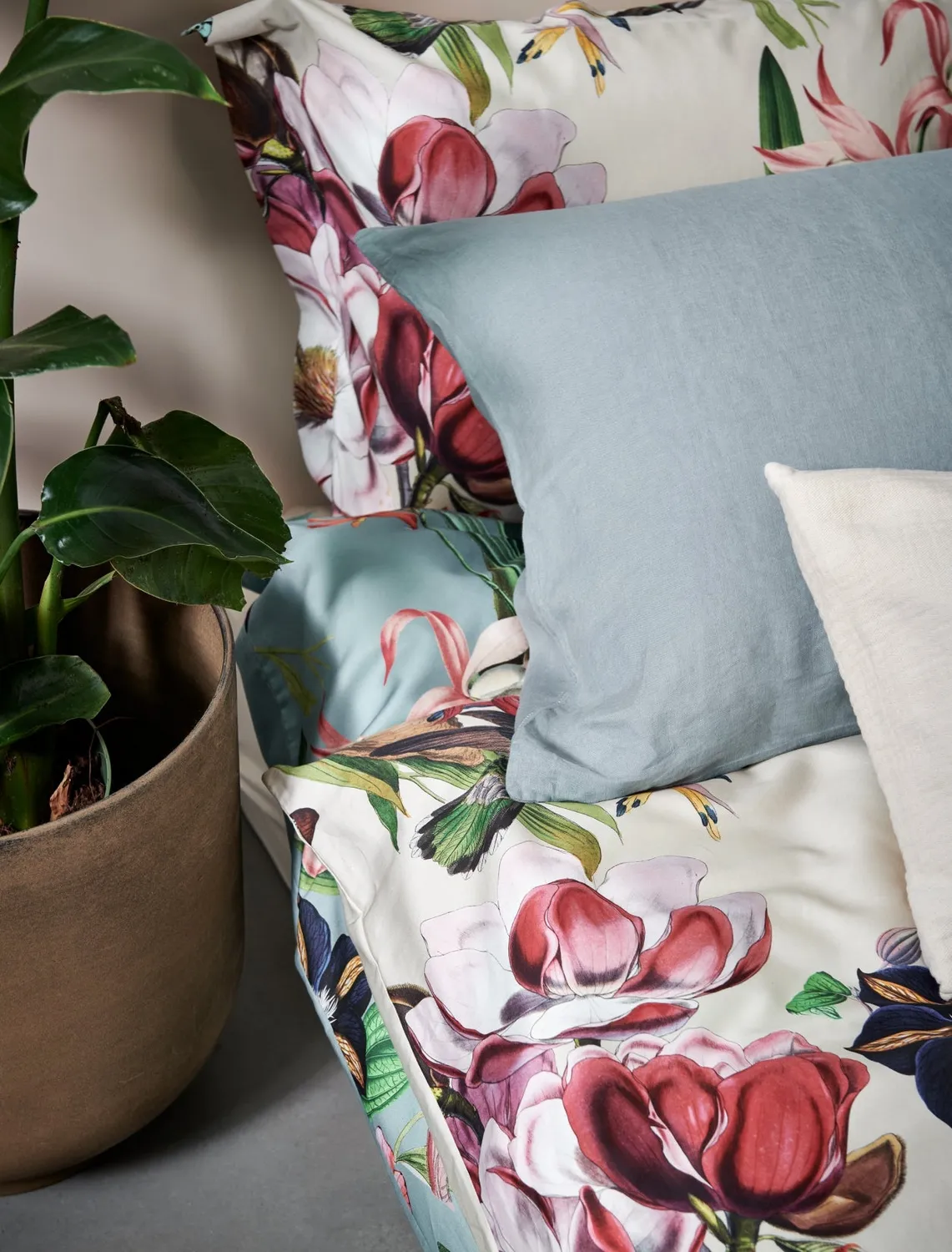Vandyck Flower Mix dynetrekksett cream tan 200x200 sateng