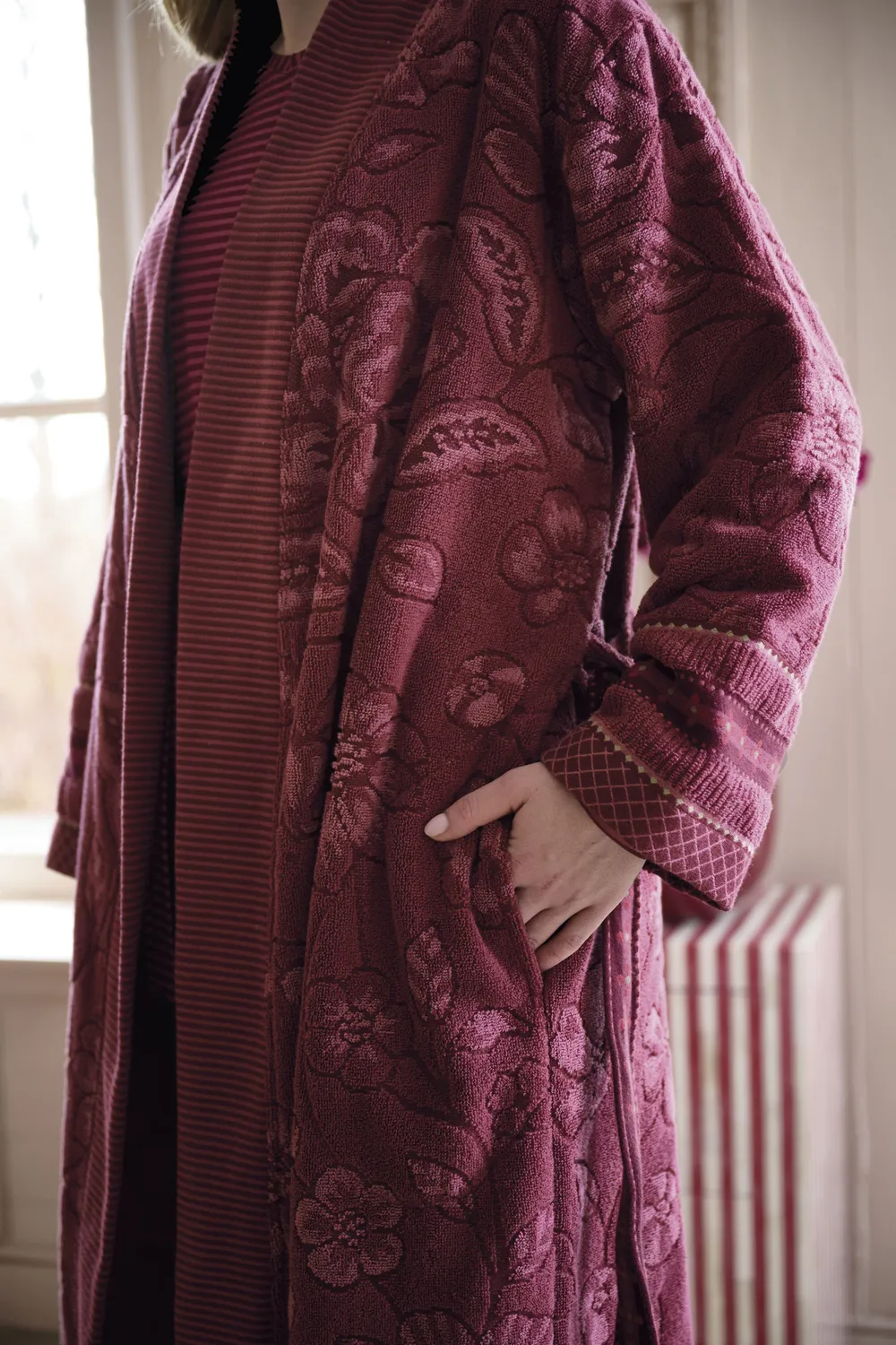 Pip Studio Jasmin Jacquard badekåpe mørk rosa M bomull