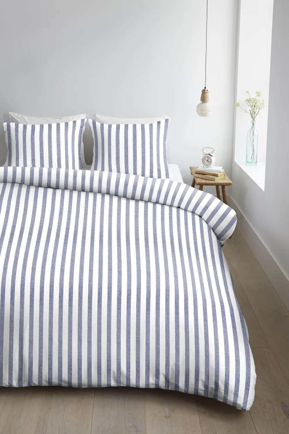 Ambiante Ally dynetrekk 140x200 indigoblå striper