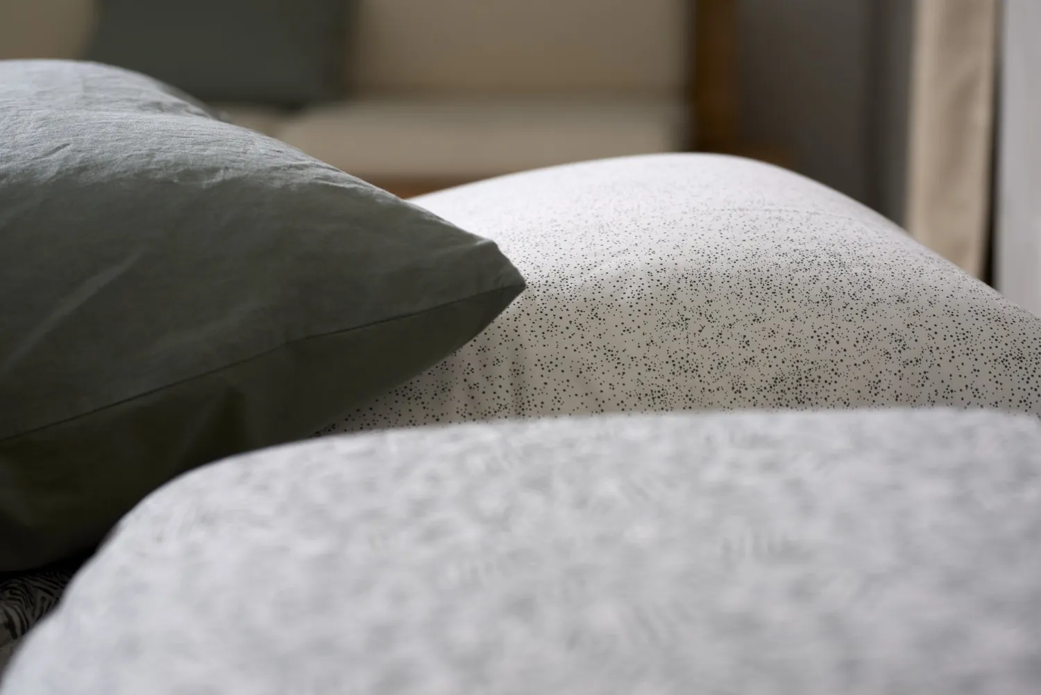 Vandyck Home 94 sengesett sage green prikket sateng