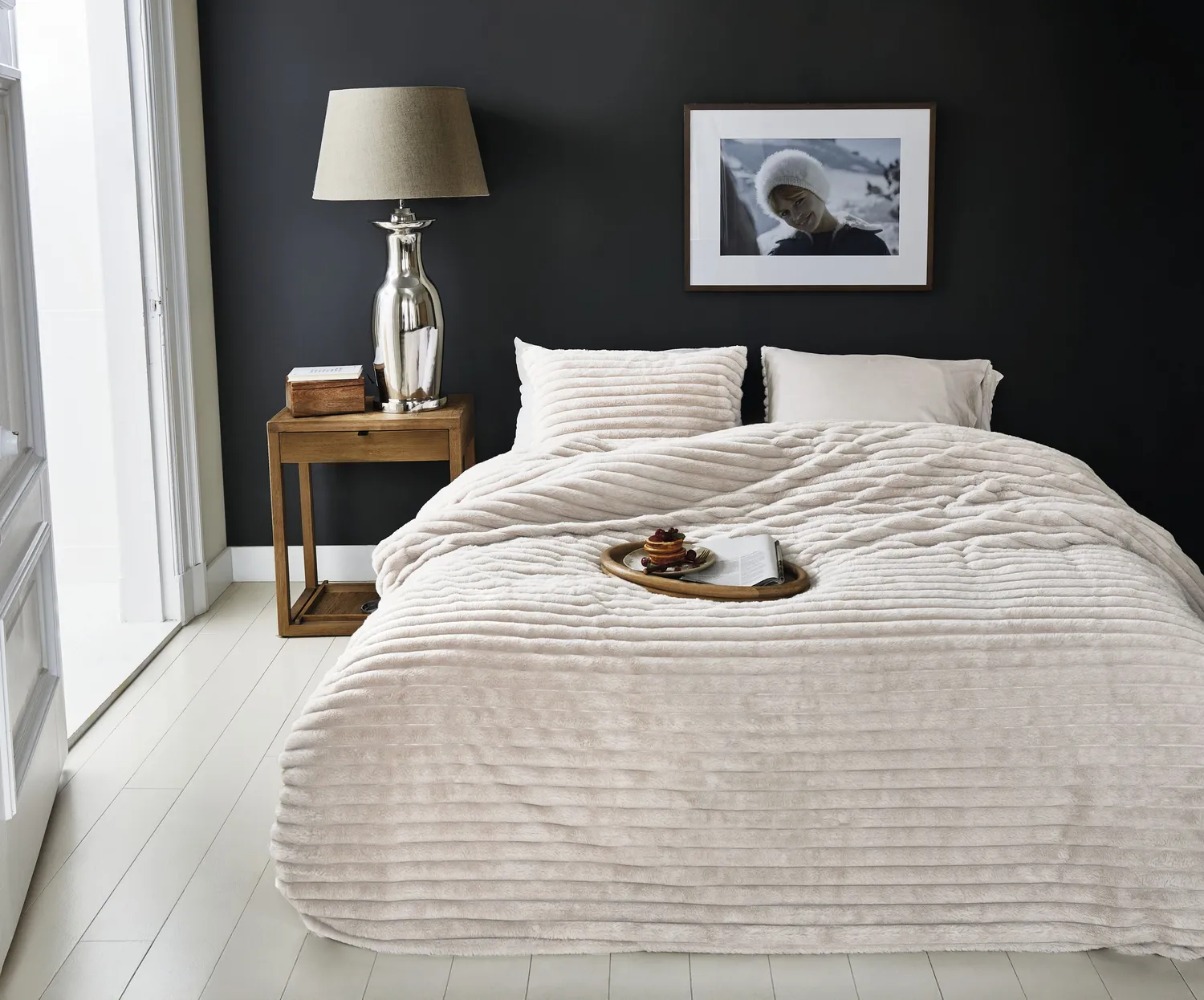 Rivièra Maison Furry Stripes putevar 60x70 gebroken hvit