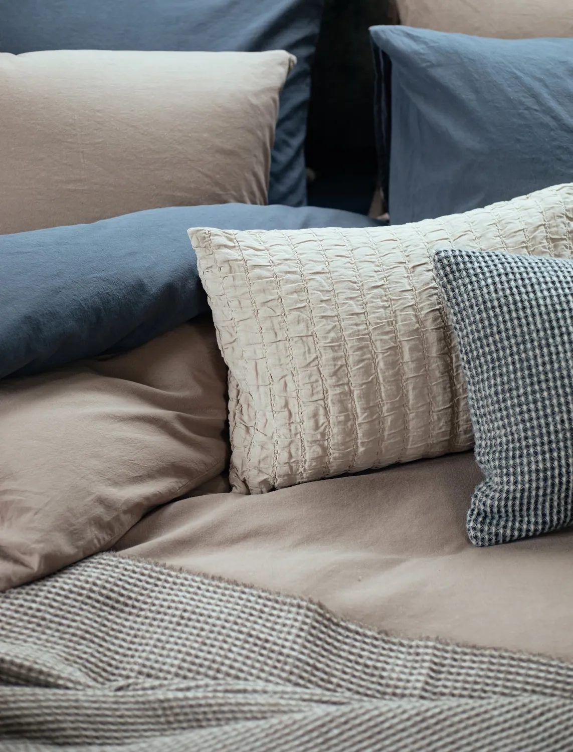 Vandyck Pure 66 dynetrekksett 140x200 off black hamp