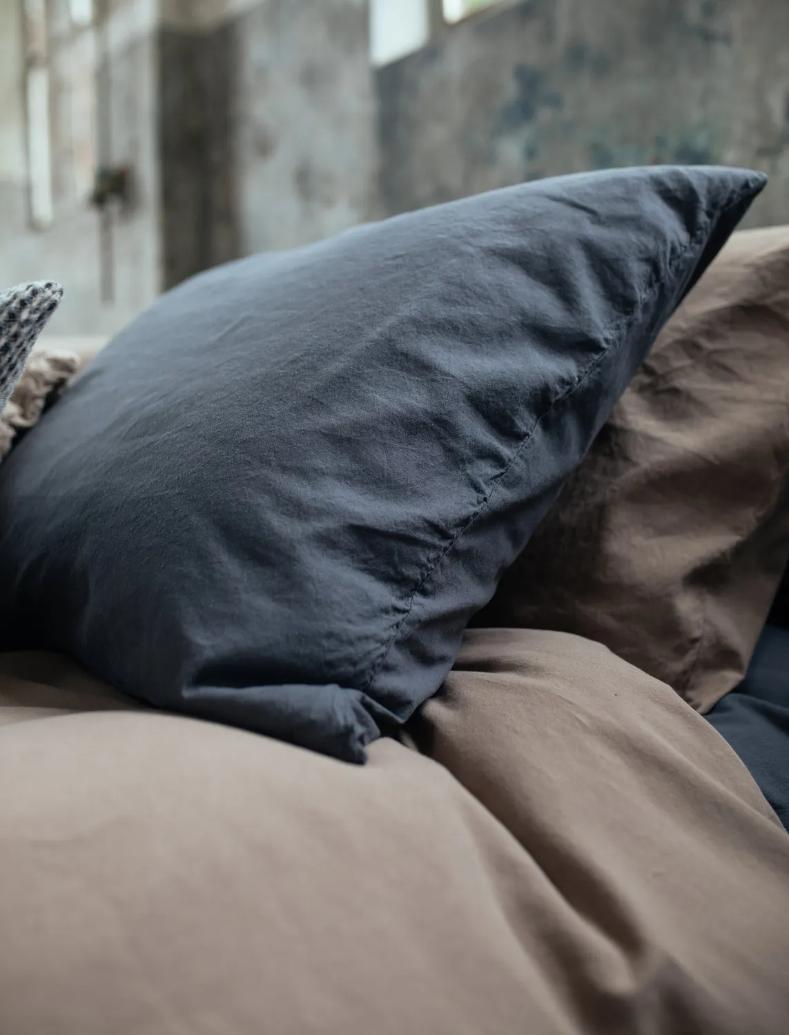Vandyck Pure 66 dynetrekksett 140x200 off black hamp