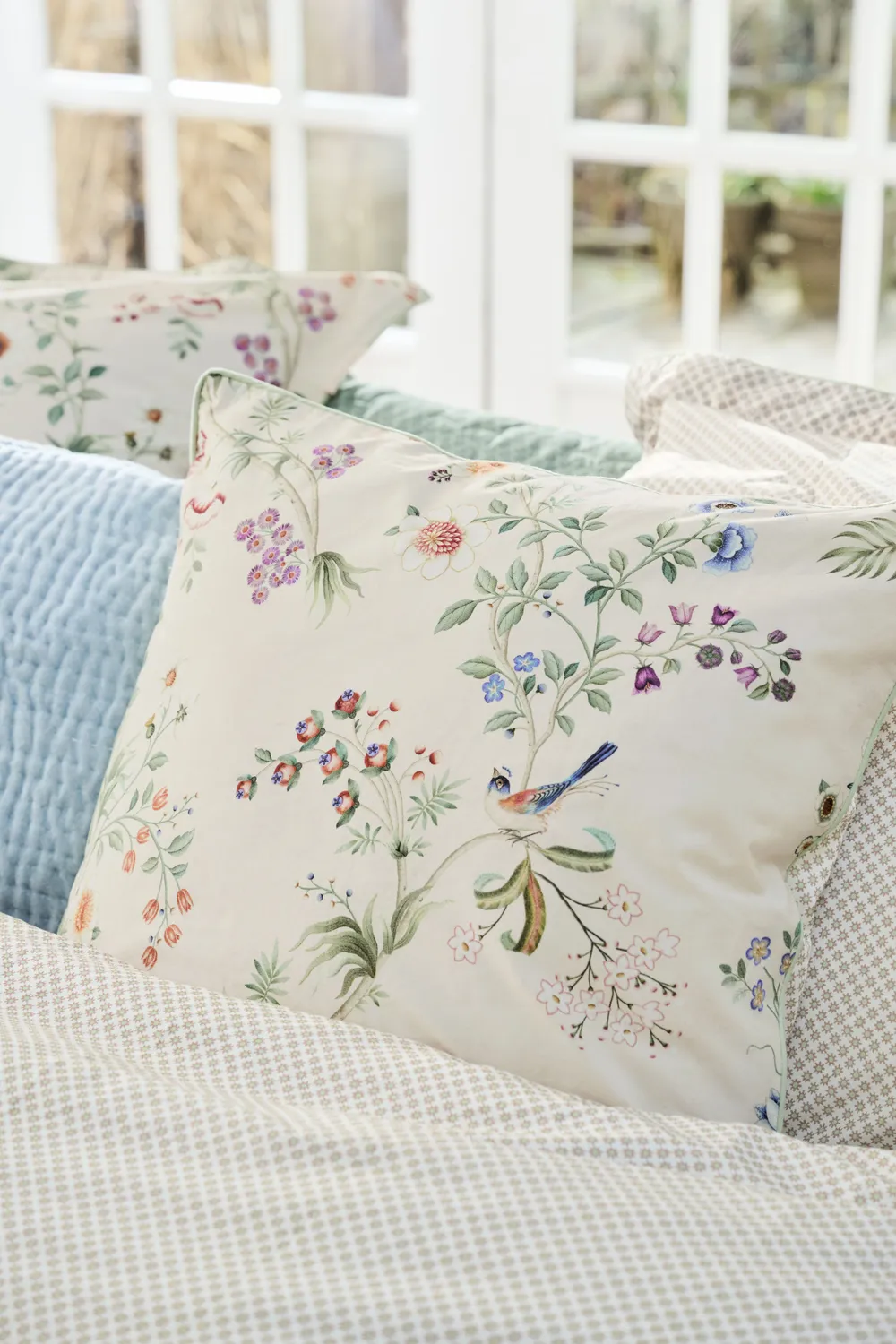 Pip Studio Lotus Lullaby pyntepute 45x45 cm offwhite bomull