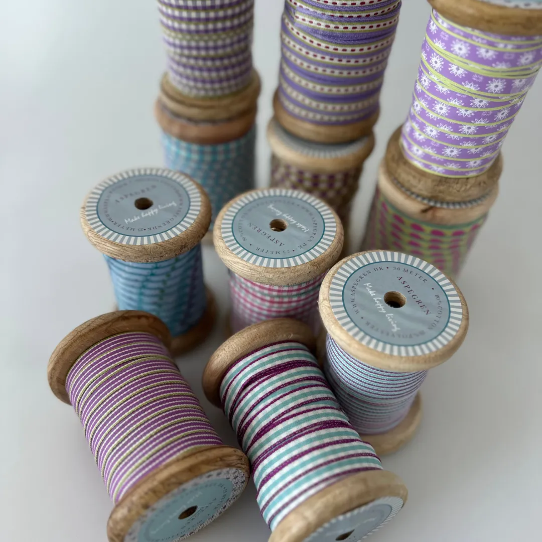 Aspegren Denmark Stripe pyntebånd lilla 1 cm 25 m bomull