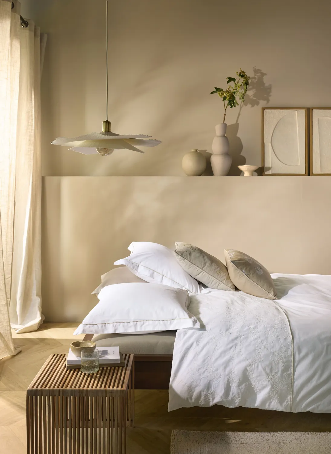 Beddinghouse Broderie Fleurie dynetrekk hvitt 140x200 cm brodert