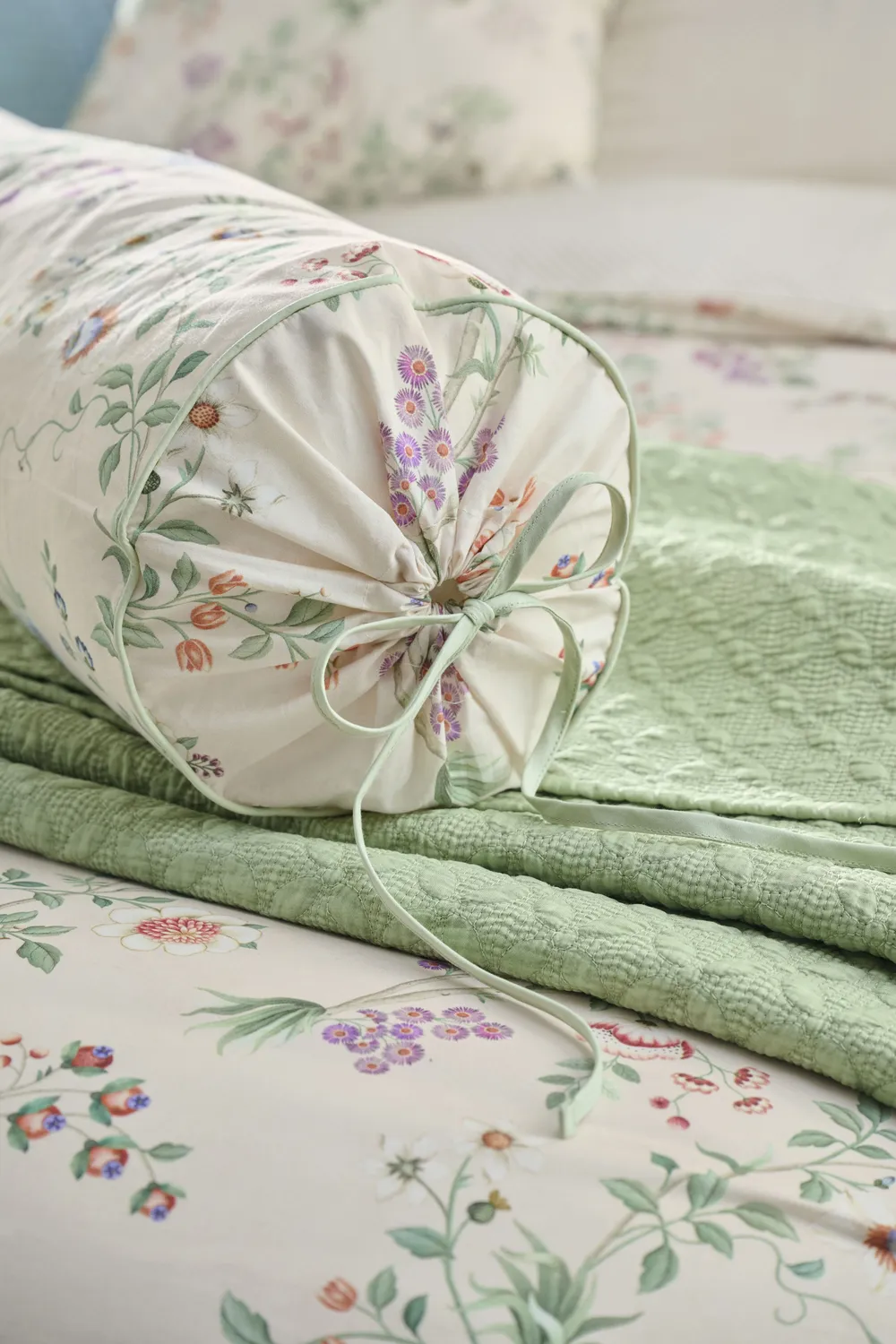 Pip Studio Lotus Lullaby dynetrekk offwhite 200x200 bomull
