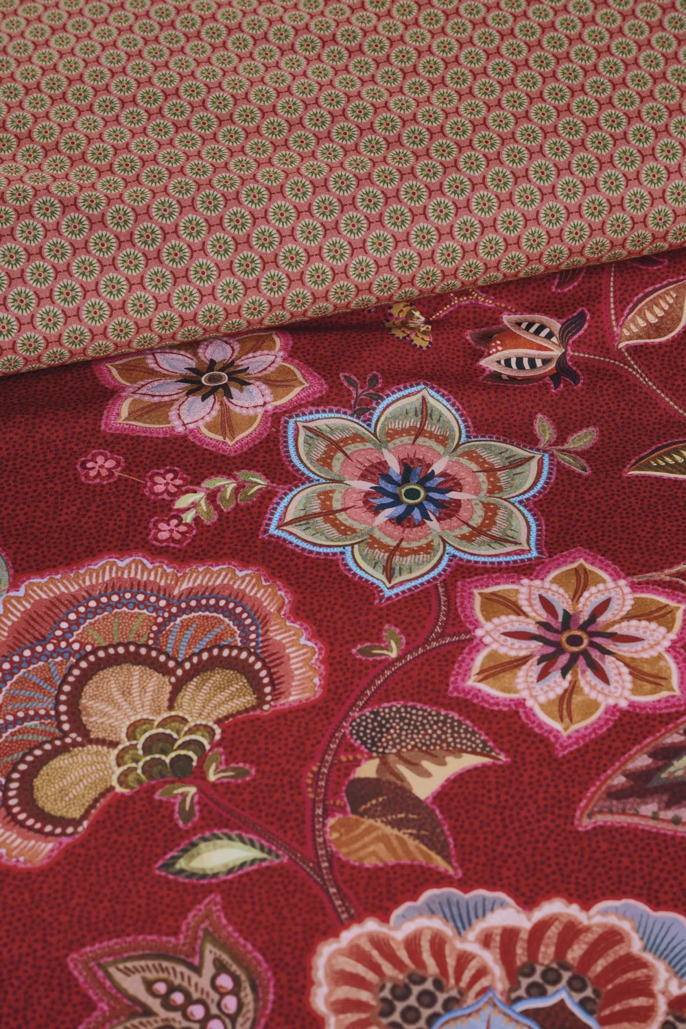 Pip Studio Matata pyntepute rød 53x53 cm bomullsperkal blomster