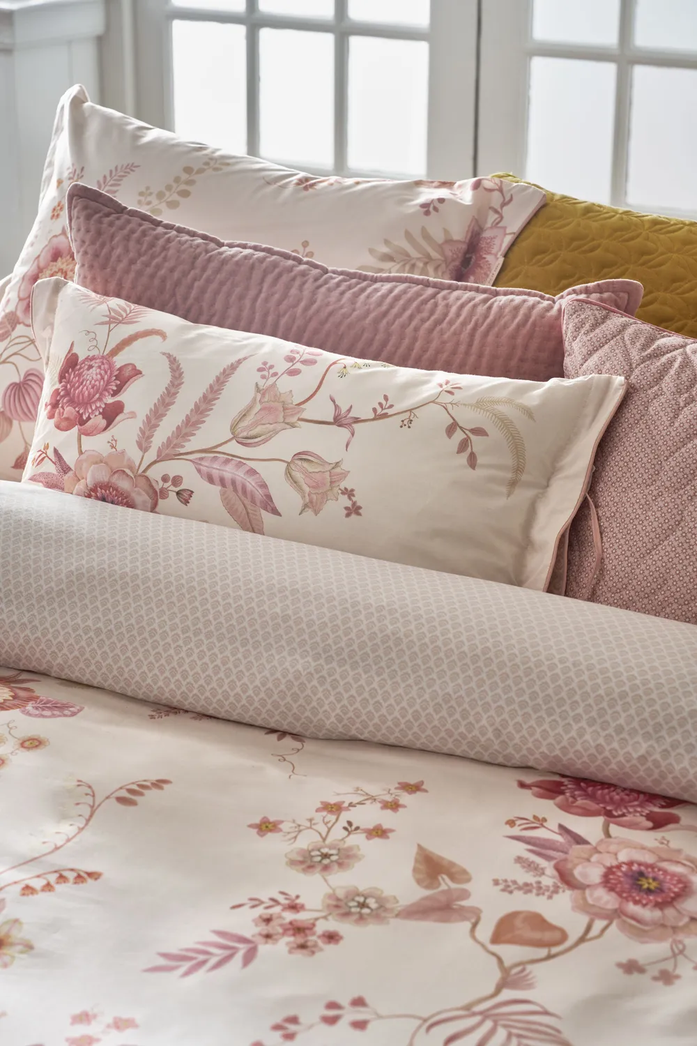 Pip Studio Everbloom pyntepute lyserosa 35x60 cm blomster crisp