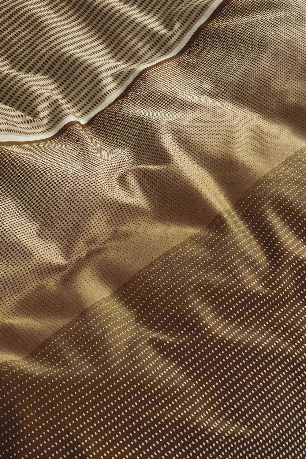 Beddinghouse Jenn sengetrekk 240x200 cm beige sateng