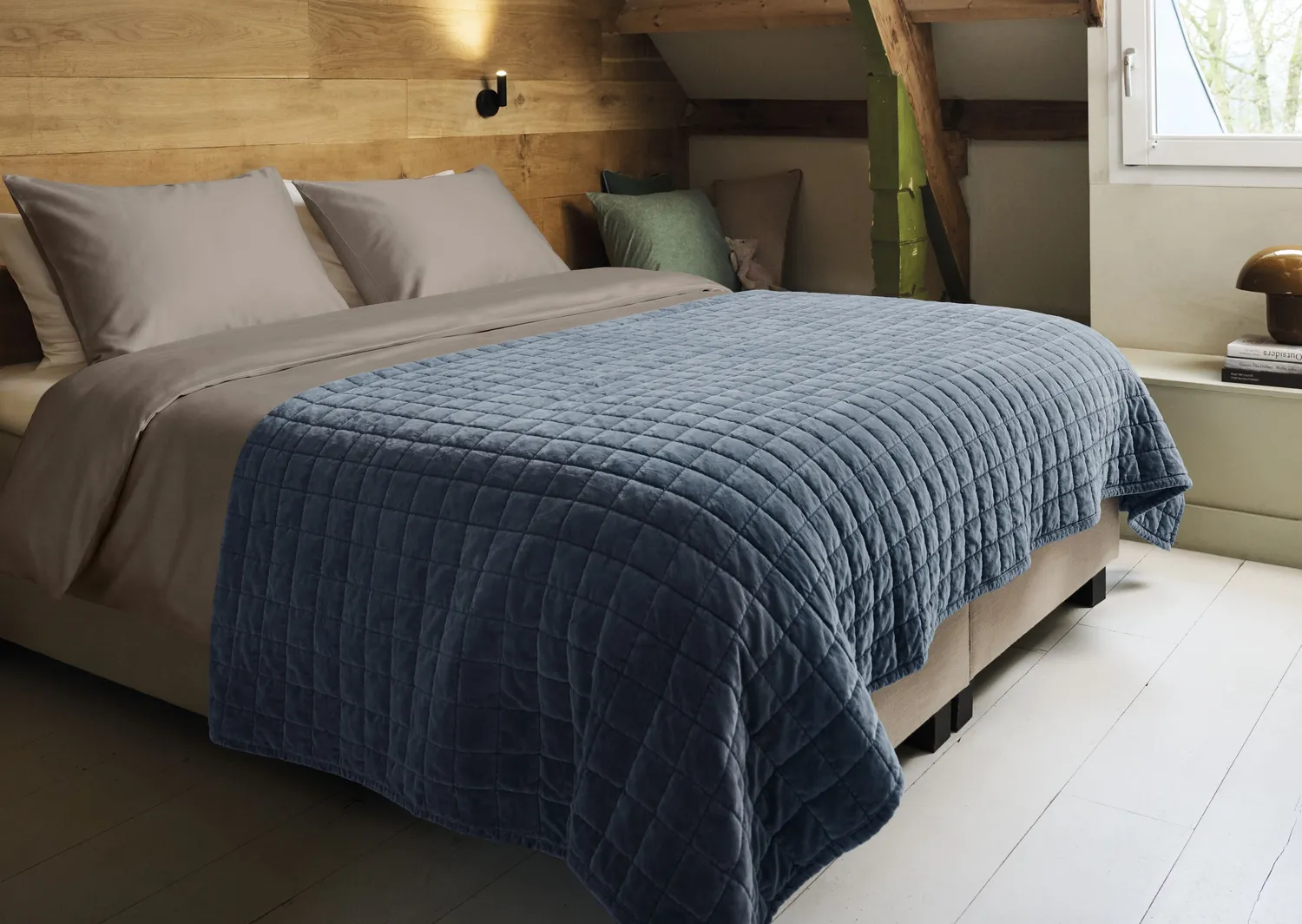 Beddinghouse Cosy sengeteppe 150x200 blå ensfarget