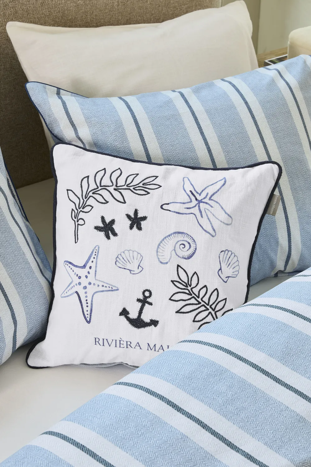 Rivièra Maison Silvan sengetrekk blå 140x200 stripet