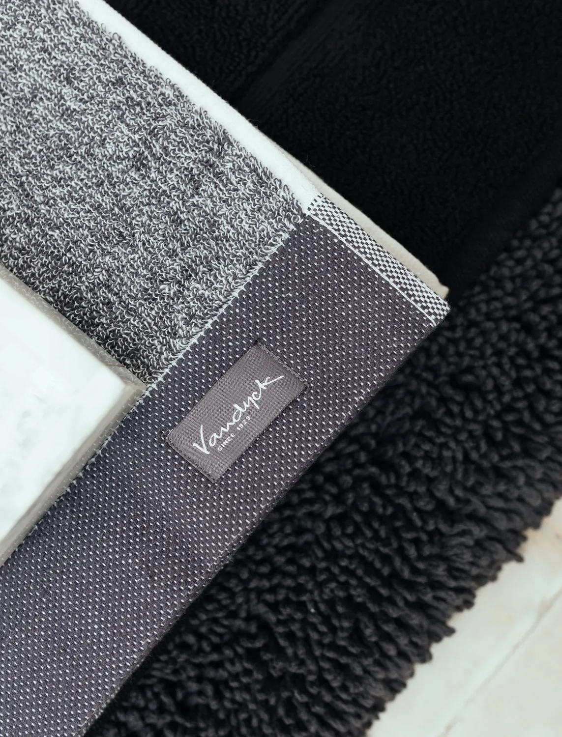 Vandyck Home Mouline håndkle off black 60x110 melert