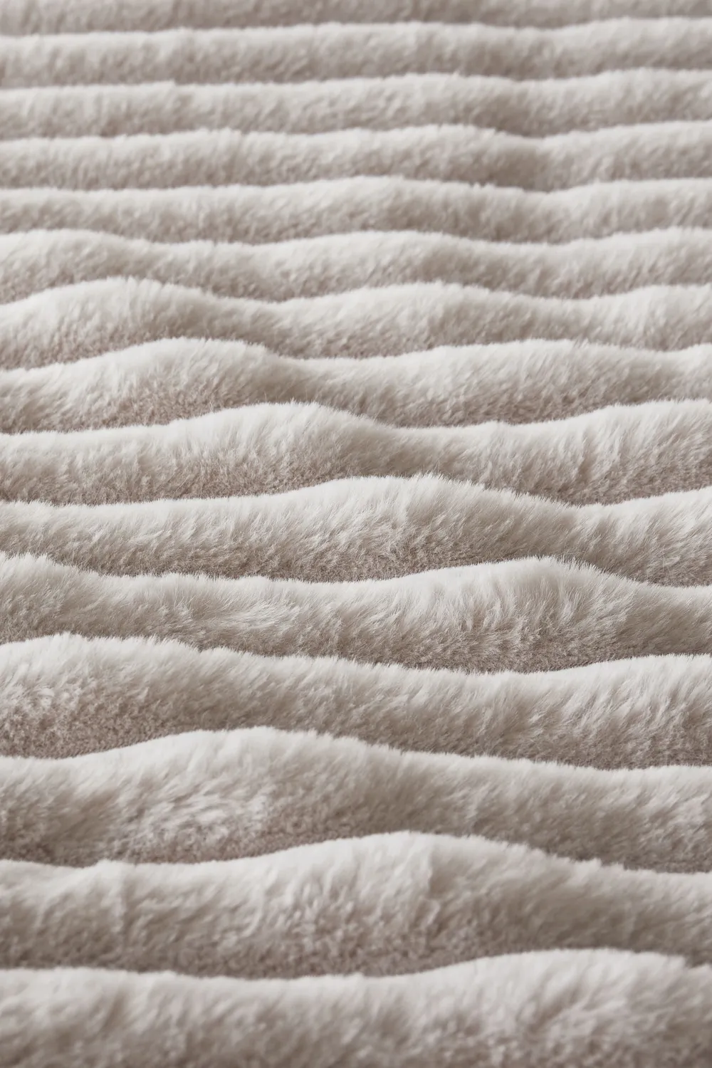 Rivièra Maison Furry Stripes putevar 60x70 gebroken hvit