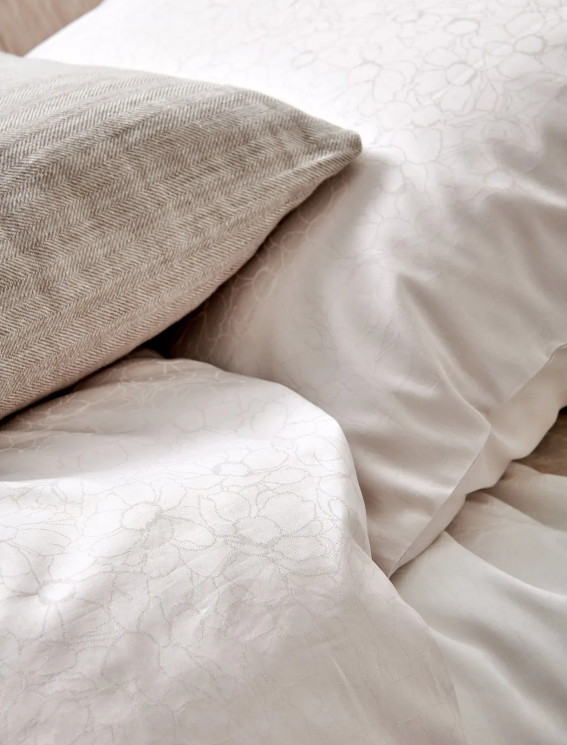 Vandyck Purity Bari dynetrekk cream tan jacquard sateng