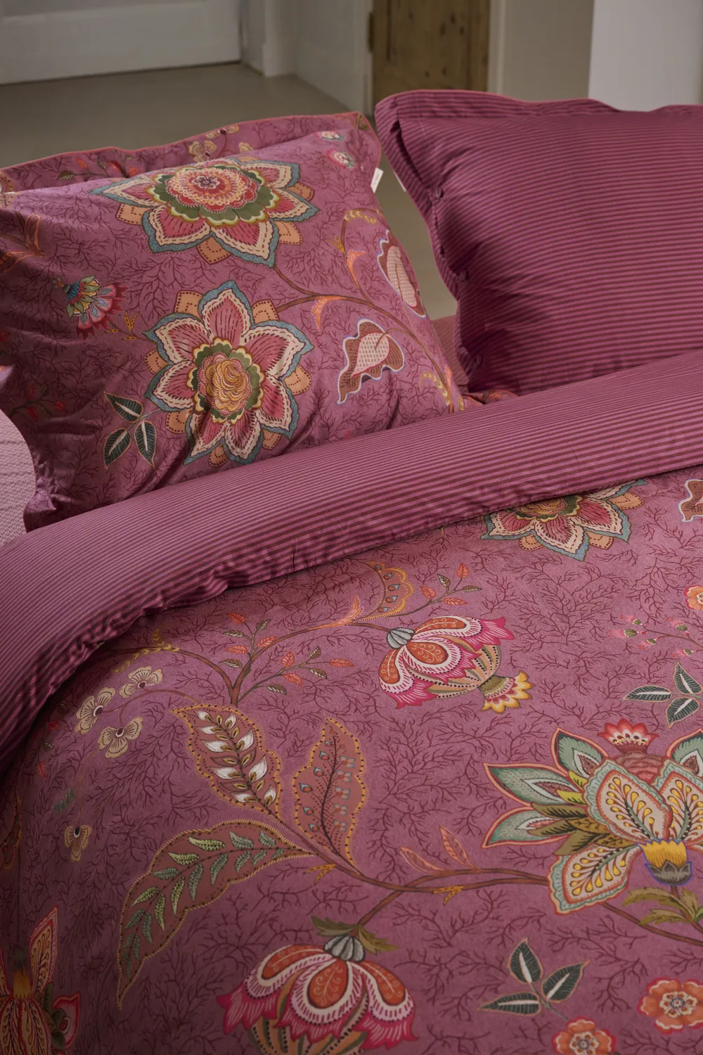 Pip Studio Mumbai Evening putevar 60x70 mørk rosa blomst