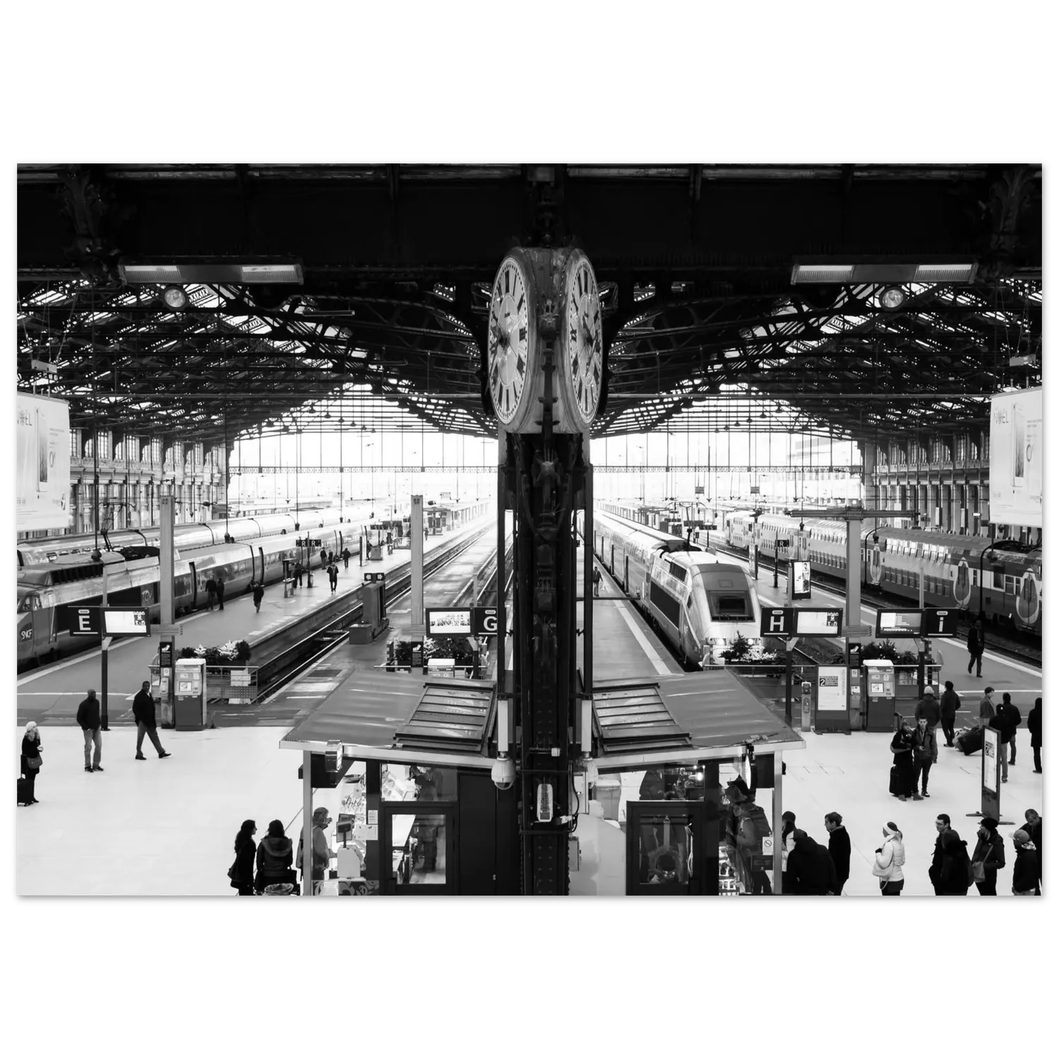 Hellstrøm Gare de Lyon Paris kunsttrykk 40x60 cm halvblank