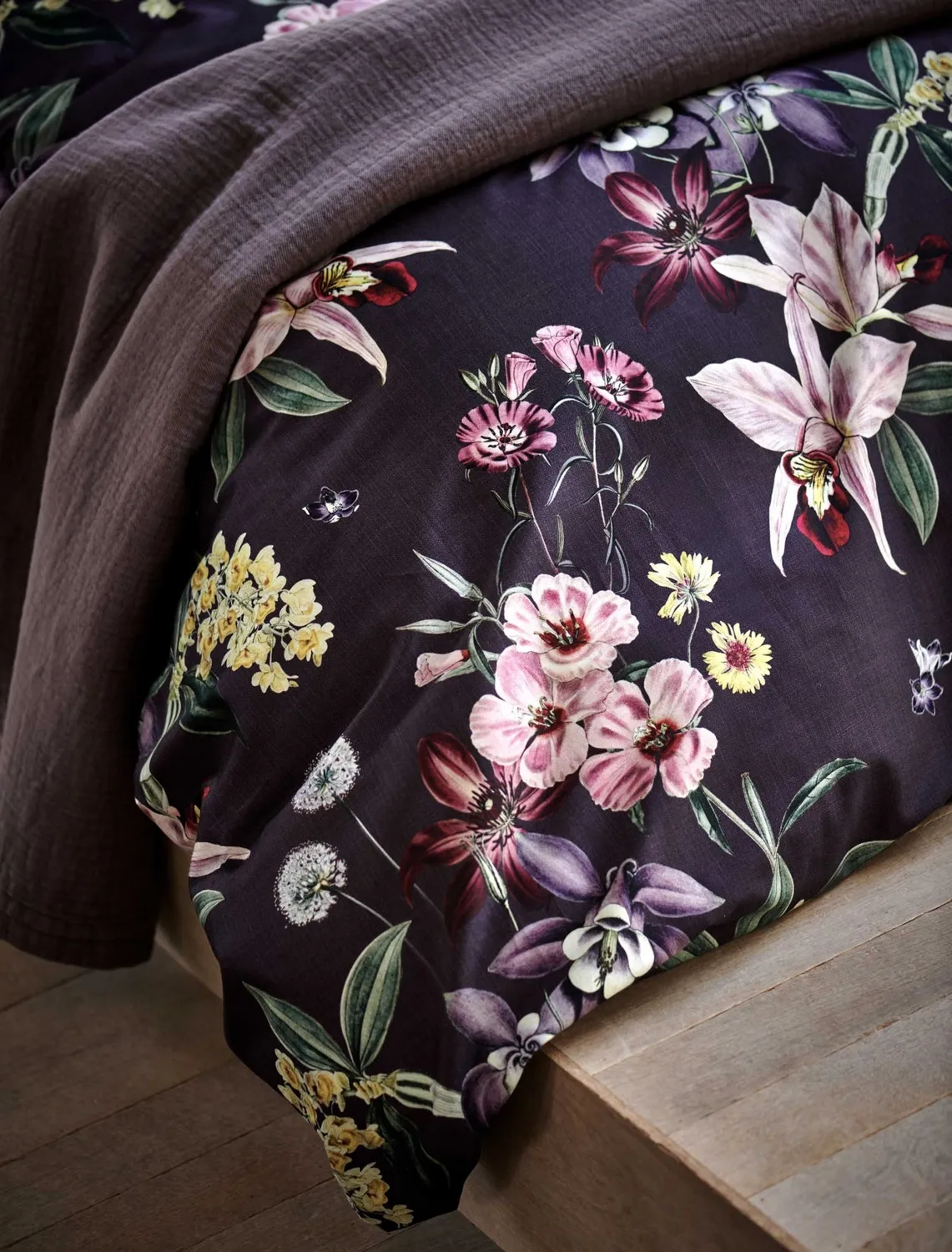 Vandyck Noir Garden dynetrekksett 200x200 multi sateng