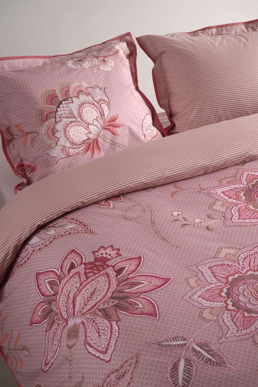 Pip Studio Mumbai Night dynetrekk 140x200 rosa blomstret