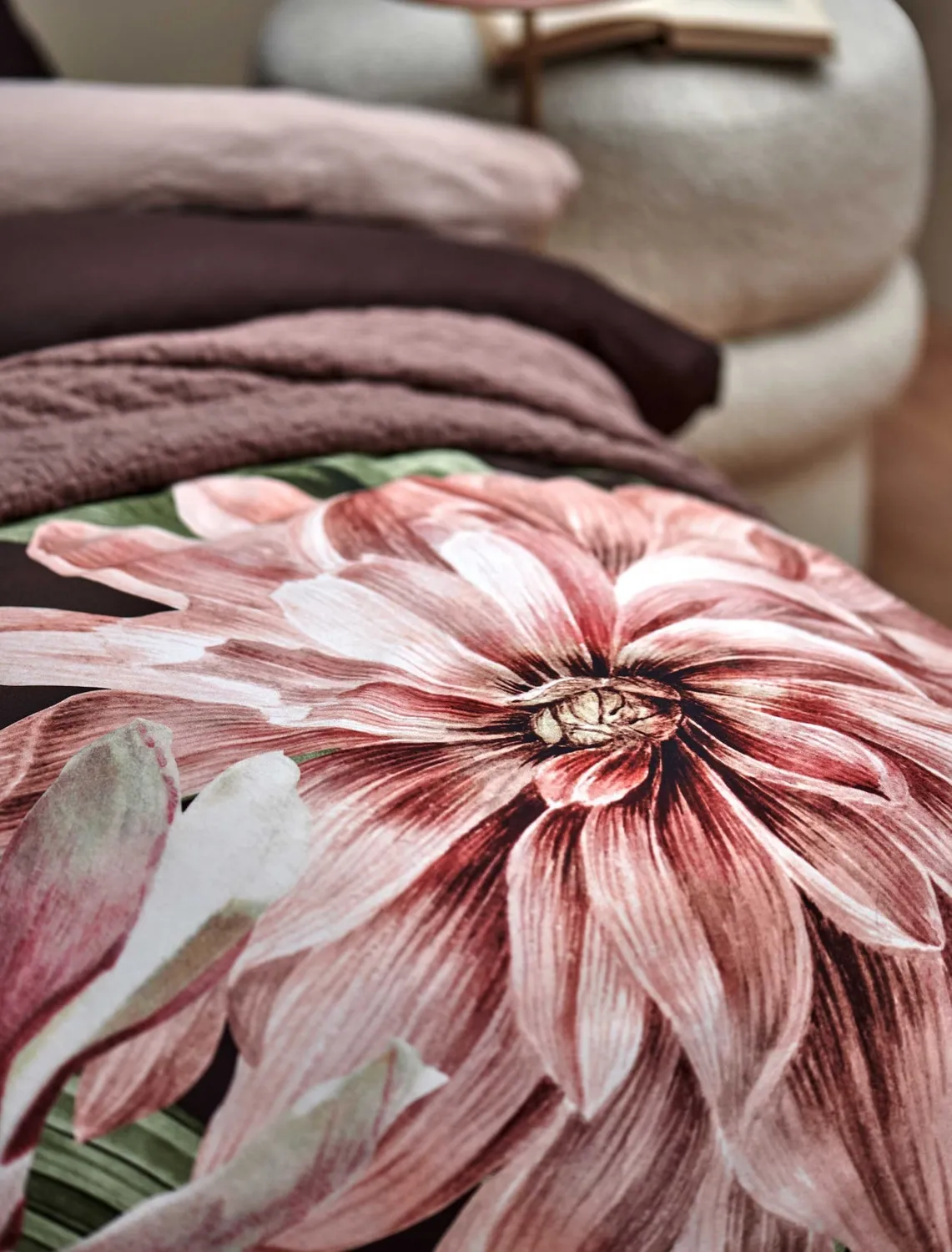 Vandyck Paradise Bloom dynetrekk 140x200 chocolate sateng