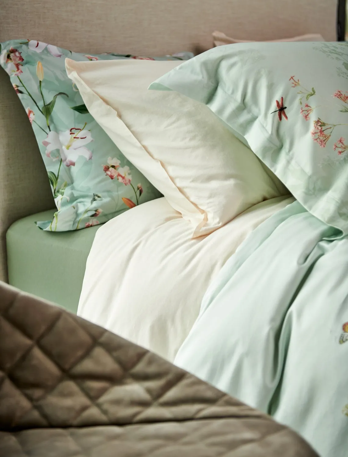 Vandyck Azalea dynetrekksett light green 200x200 bomullssateng