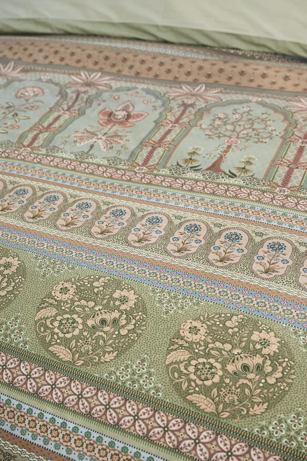 Pip Studio Bollywood Dreams dynetrekk grønt 200x200/220 perkal