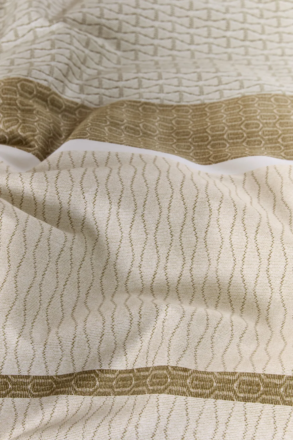 Beddinghouse Hilde dynetrekk naturel 200x200/220 cm stripet
