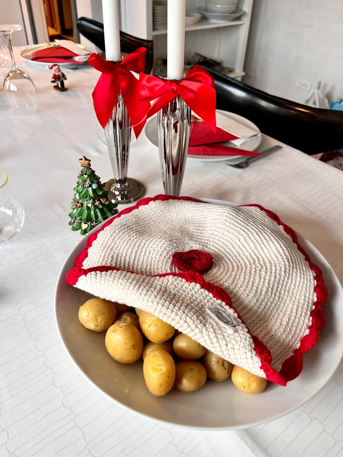 Solwang Design potetvarmer rød natur heklet