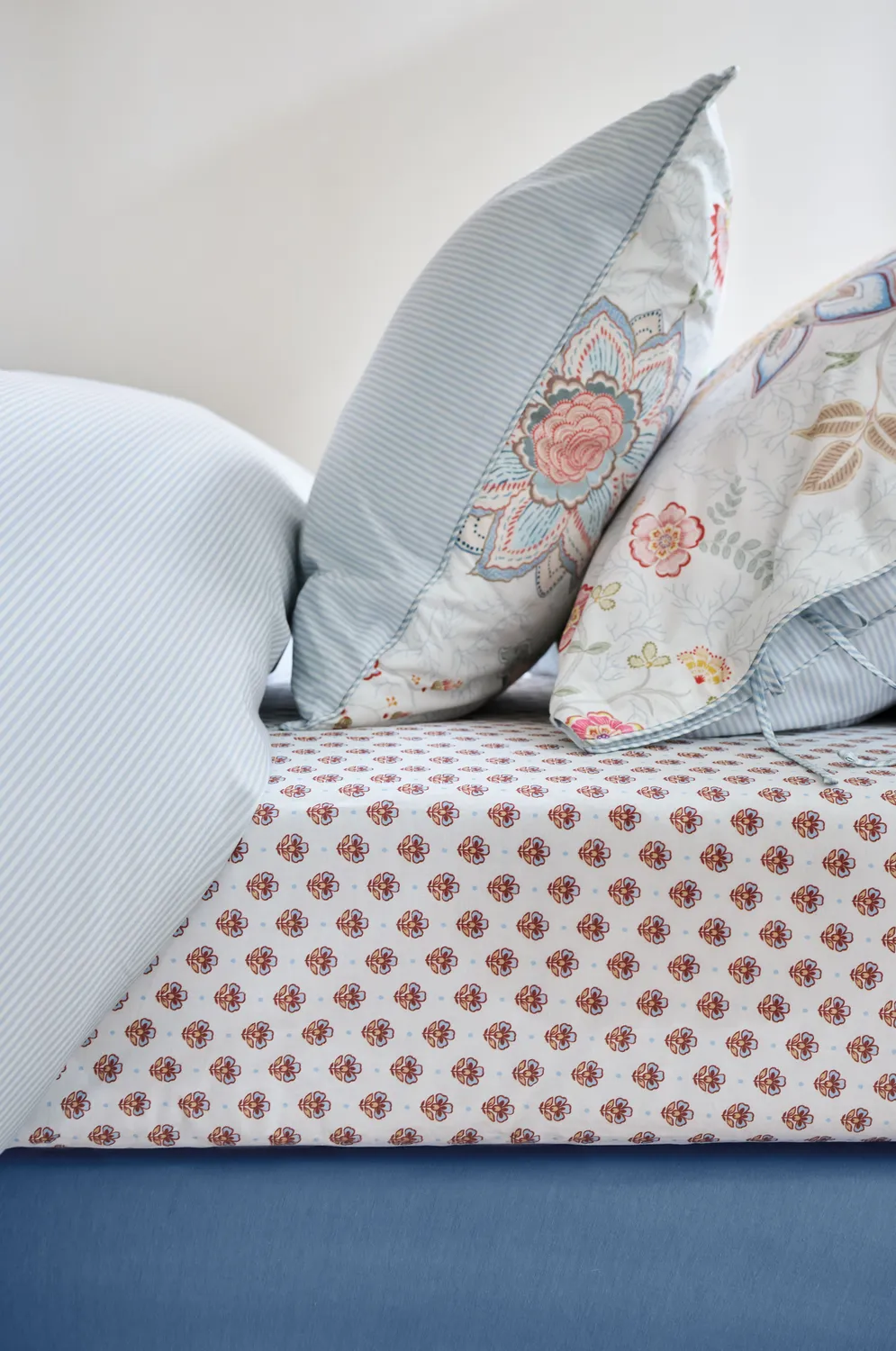 Pip Studio Jaipur Flower laken 100x200 cm lyseblå perkal