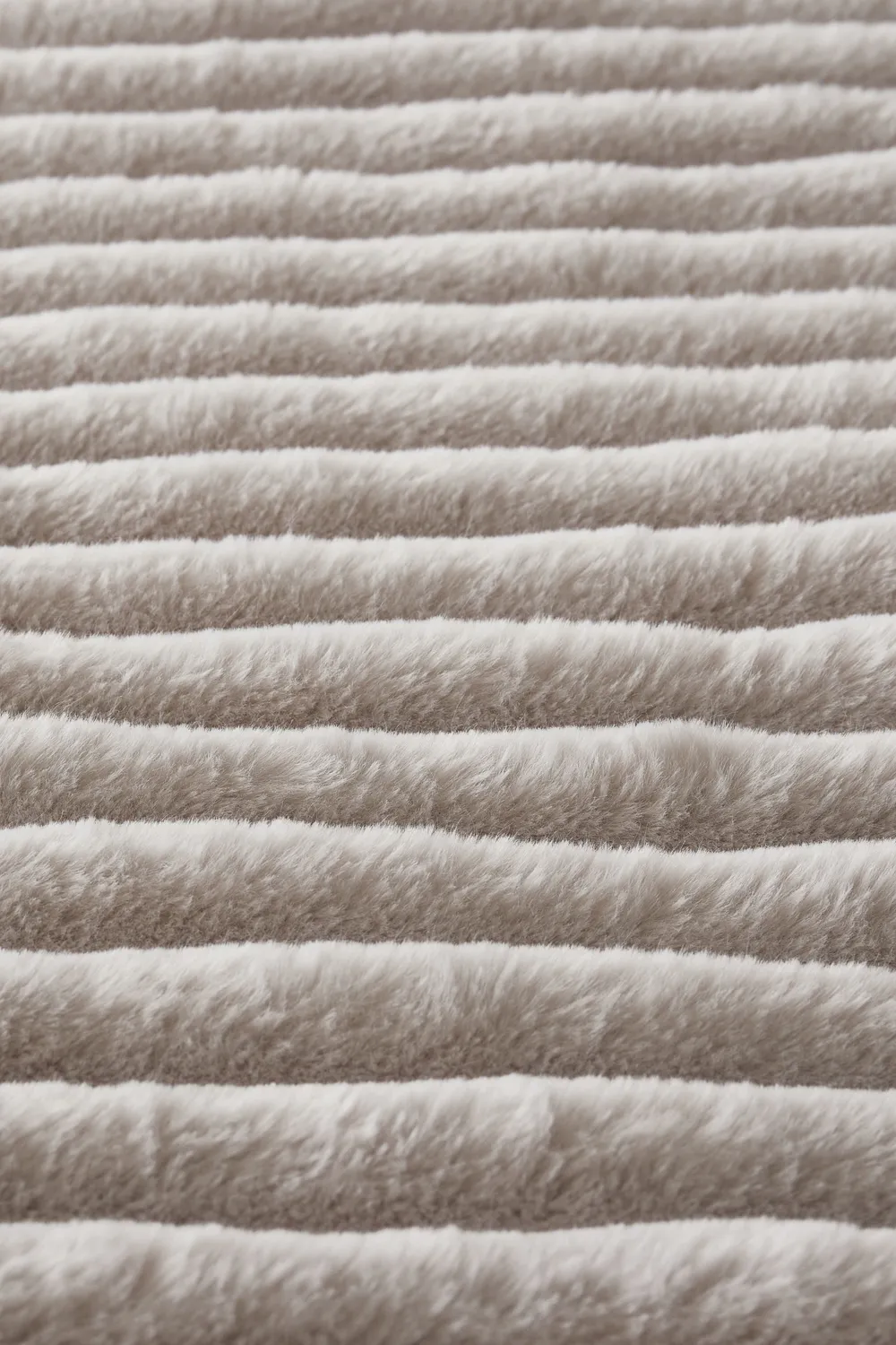Rivièra Maison Furry Stripes putevar 60x70 gebroken hvit