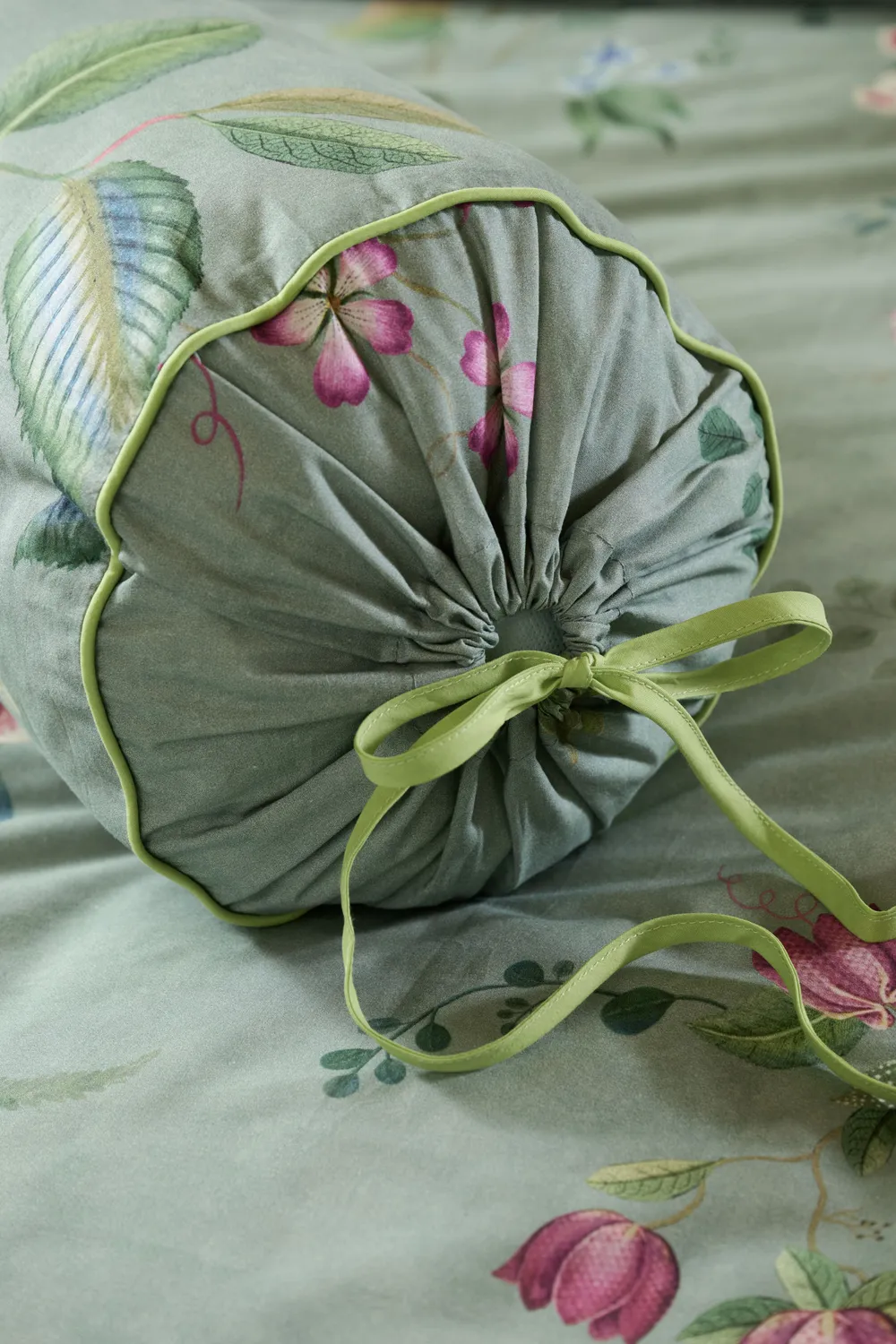 Pip Studio Everbloom pyntepute grønn 22x70 cm bomull