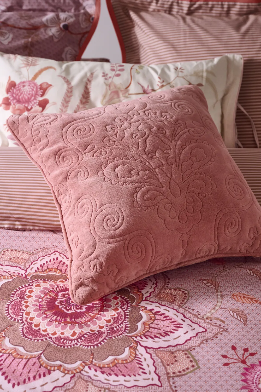 Pip Studio Mumbai Night dynetrekk 140x200 rosa blomstret