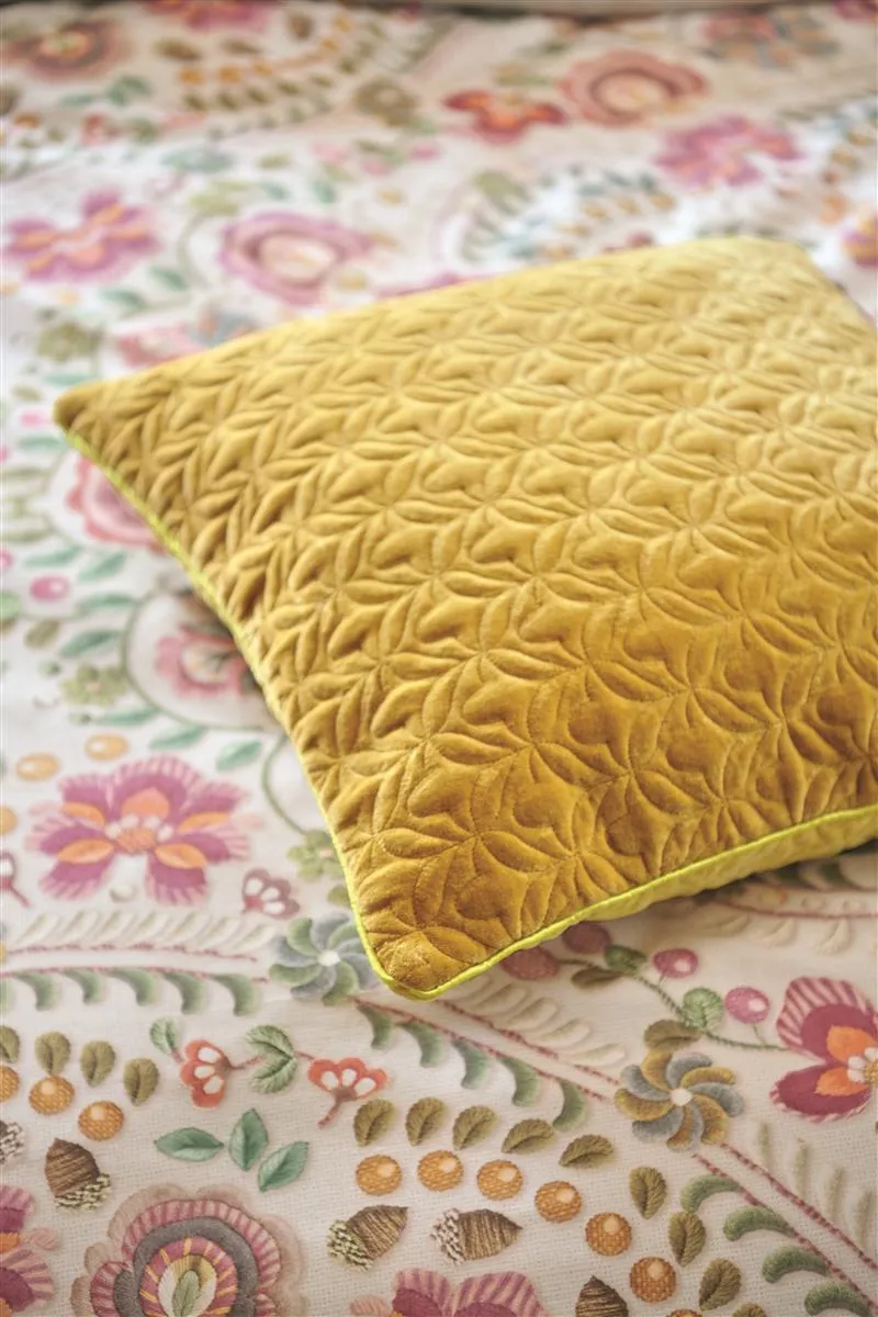Pip Studio Quilty Dreams pyntepute 45x45 gul fløyel