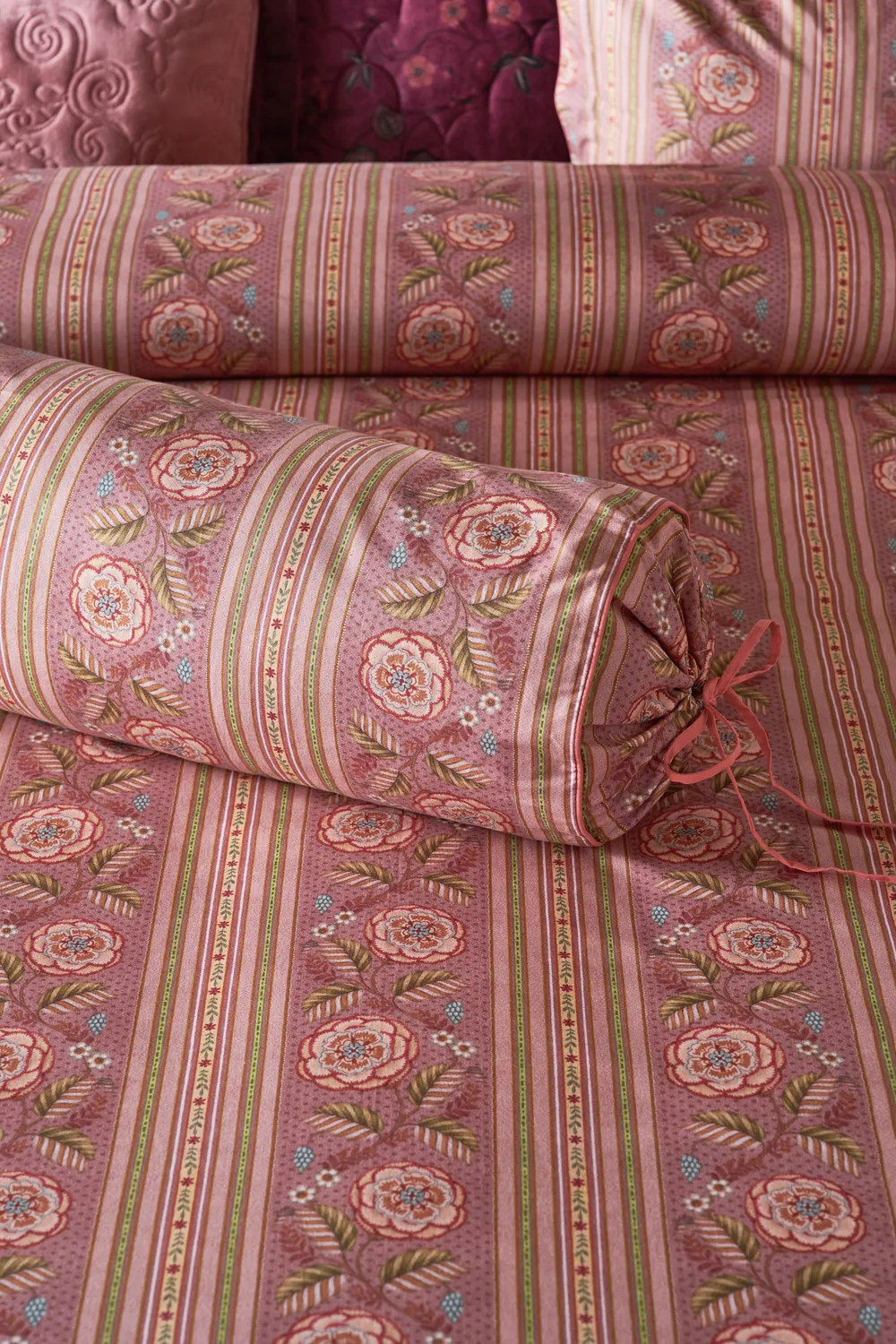 Pip Studio Rosa Rani pyntepute 22x70 rosa bomull
