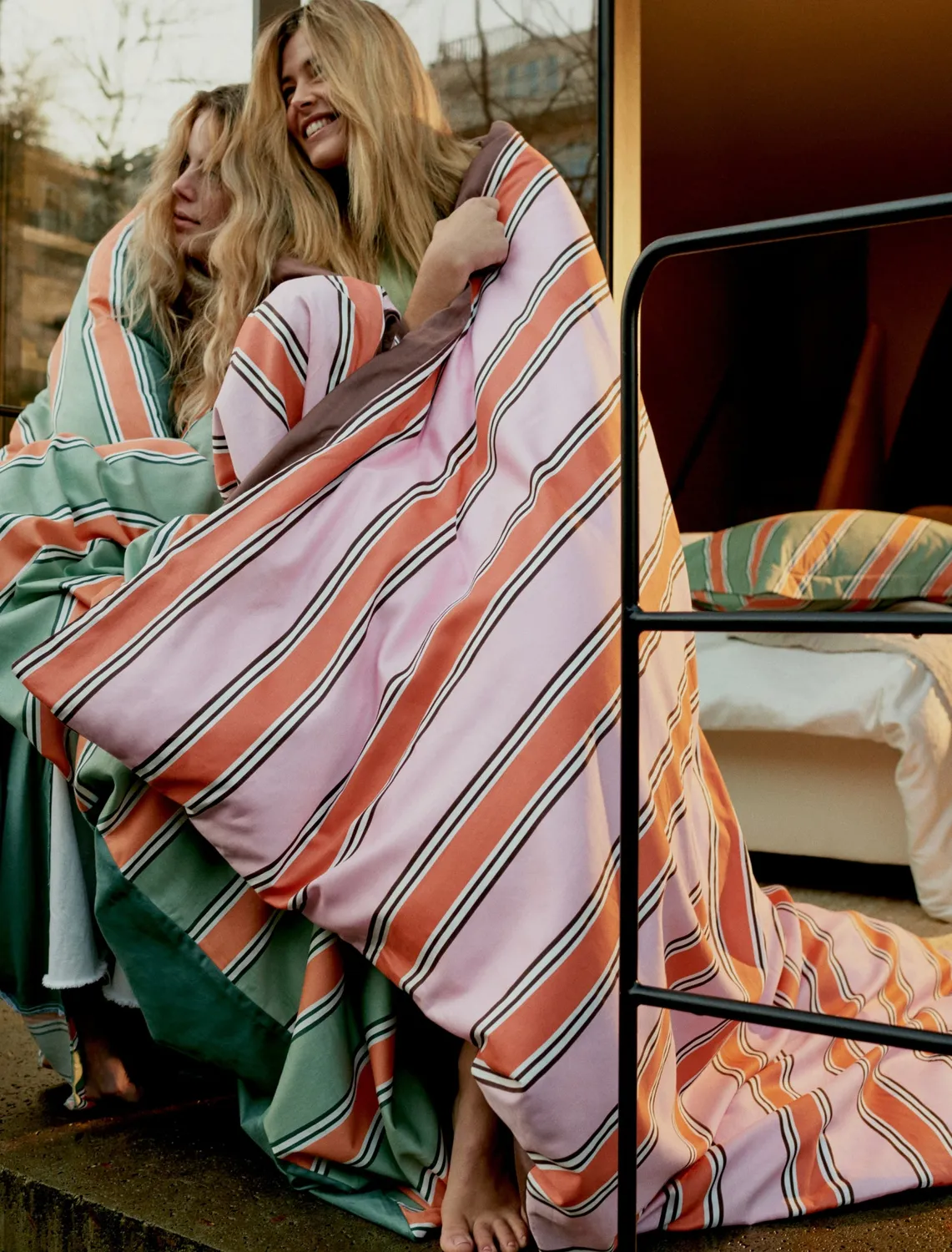 Vandyck Preppy Stripe dynetrekksett 140x200 smoke green sateng