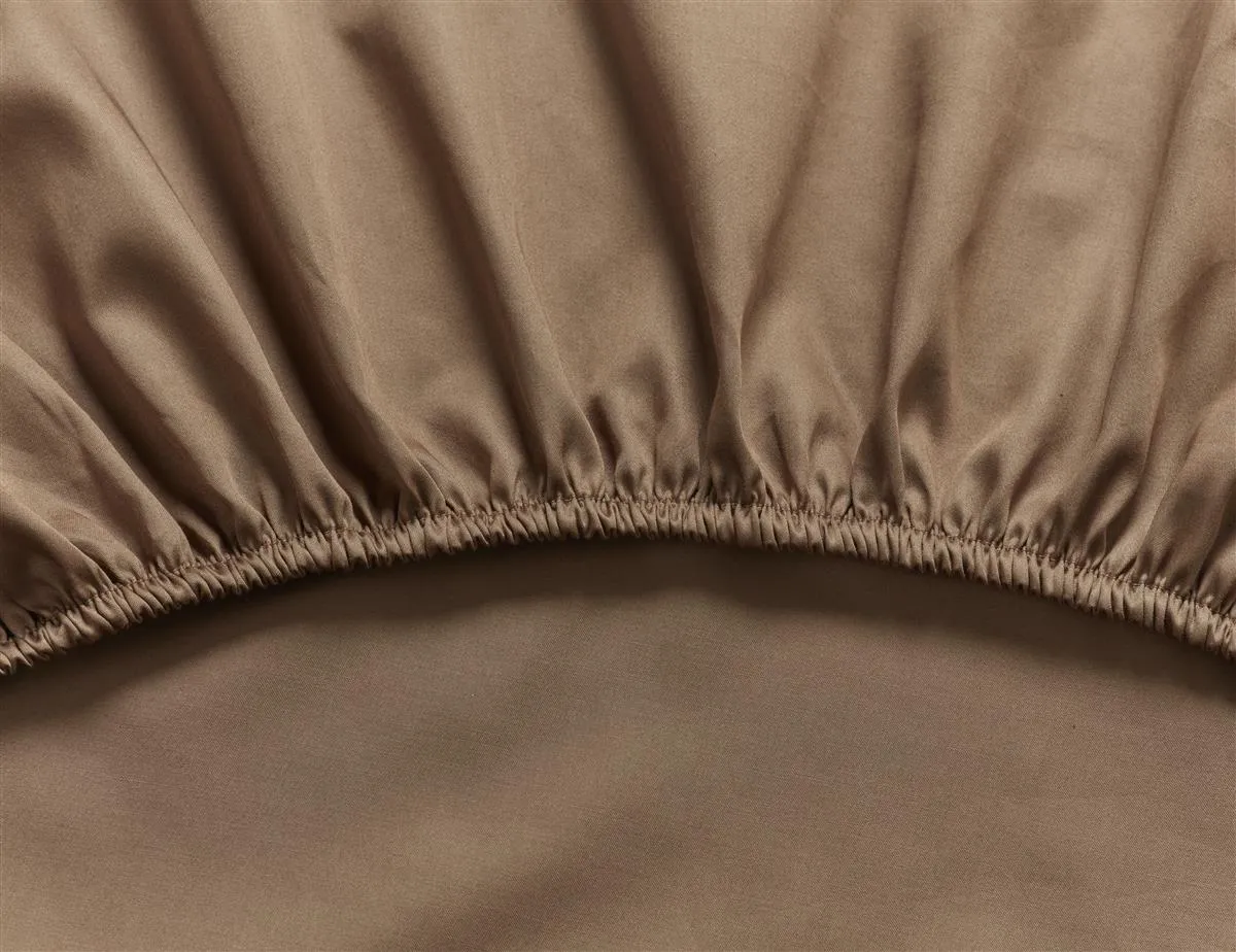 Moooi Dodo Pavone laken 180x200 mørk sand sateng