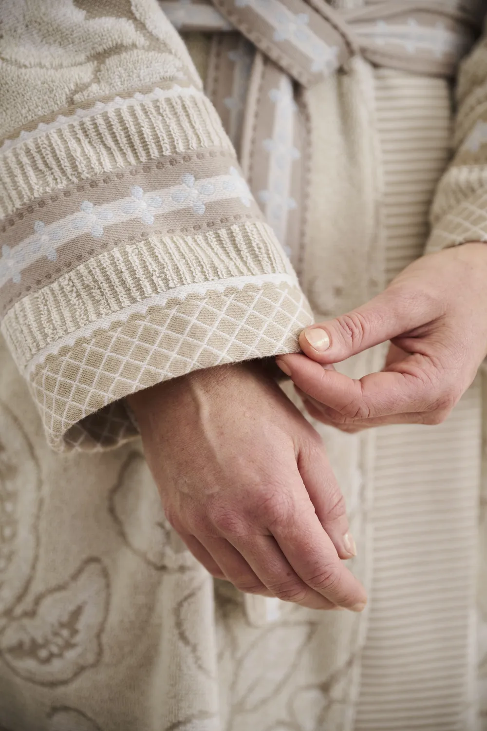 Pip Studio Jasmin Jacquard badekåpe M sand bomull